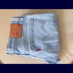 Levi’s Wedgie iconic premium jeans